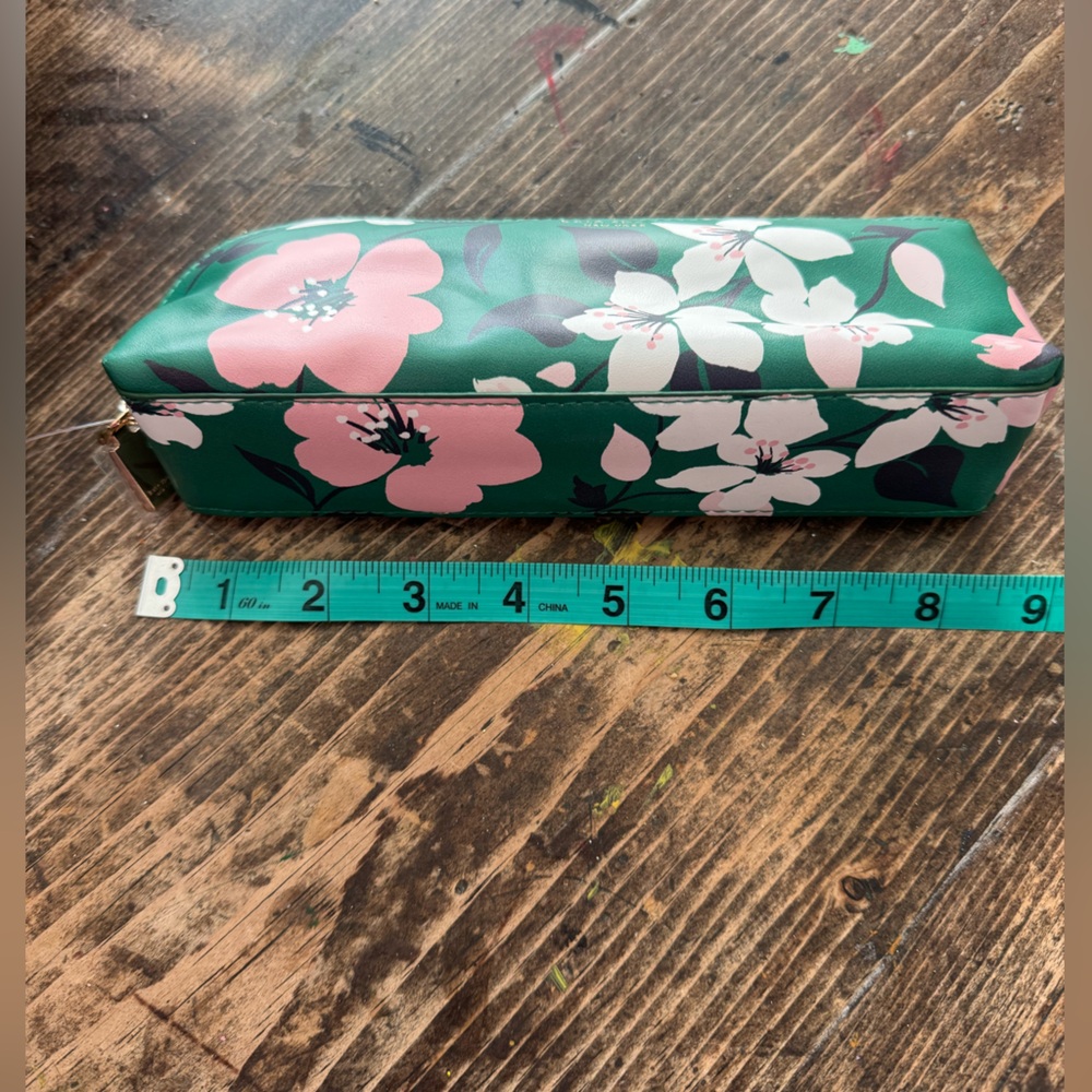 Kate Spade ♠️ Green Floral Pencil Case with Accessories: ruler eraser&sharpener - Picture 10 of 11
